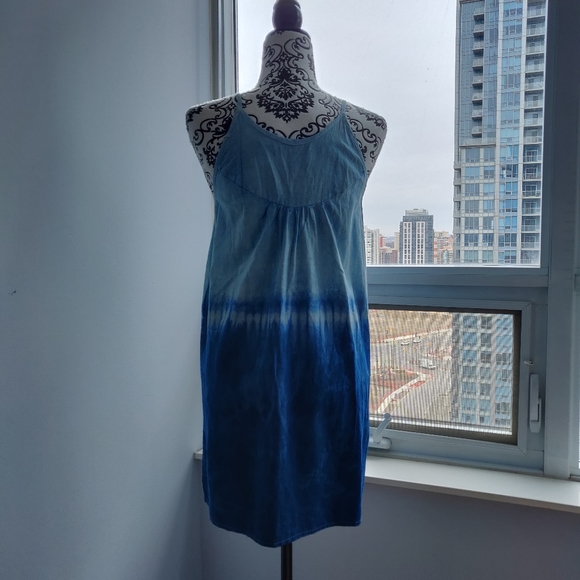 Tie Dye Lace Sleeveless Blue Gradient Summer Dress - Picture 4 of 6